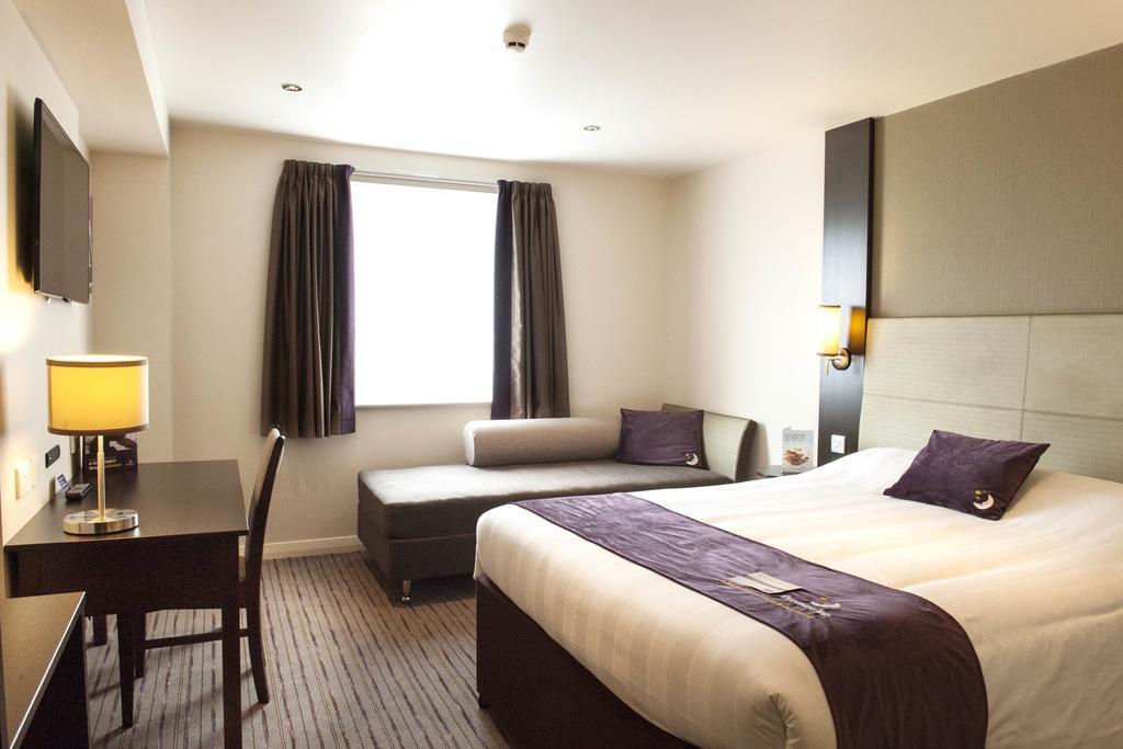Premier Inn London Elstree / Borehamwood Ngoại thất bức ảnh