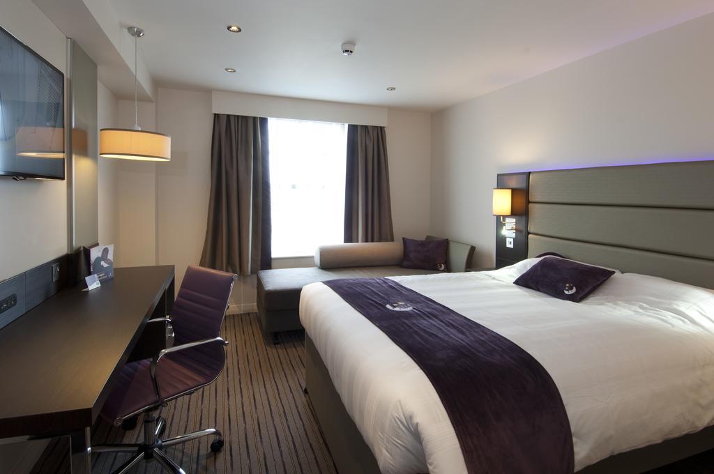 Premier Inn London Elstree / Borehamwood Ngoại thất bức ảnh